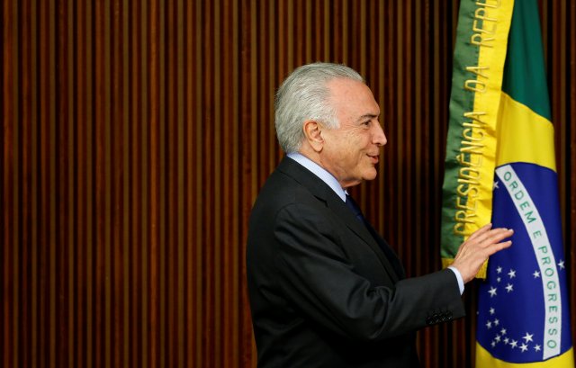 El presidente de Brasil, Michel Temer, llega a una reunión ministerial en el Palacio de Planalto en Brasilia, Brasil, el 12 de abril de 2018. REUTERS / Adriano Machado