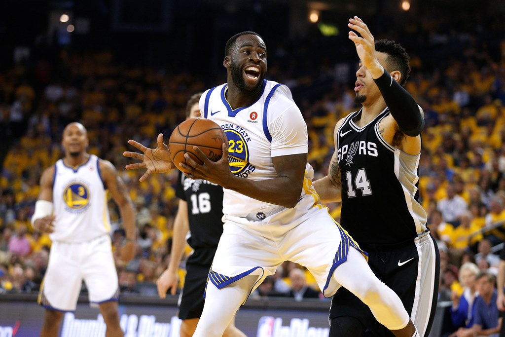 Warriors no dan opción a Spurs en comienzo de playoffs de la NBA