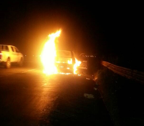 Se incendió un vehículo en la vía Valencia – Puerto Cabello