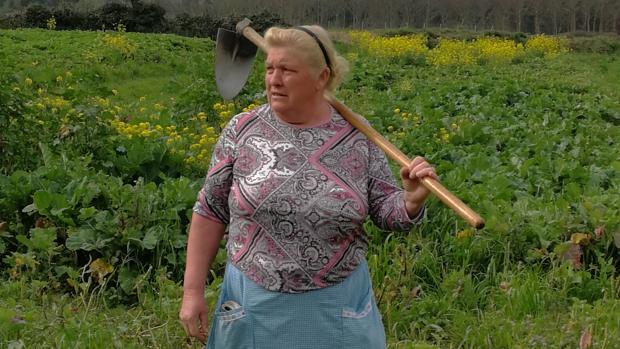 Dolores, la agricultora gallega que es igualita a Donald Trump (foto)