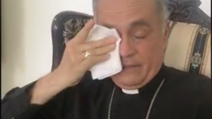 Obispo Silvio Báez parte en llanto por genocidio en Nicaragua
