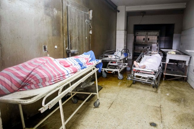 CAR09. CARACAS (VENEZUELA), 10/05/2018.- Fotografía de las instalaciones del Hospital Dr. José María Vargas hoy, jueves 10 de mayo de 2018, en Caracas (Venezuela). Pacientes y personal médico se manifestaron hoy por el deterioro del sistema sanitario público en este hospital. Un grupo de personas, identificadas como colectivos chavistas, retuvieron hoy a un grupo de periodistas y a personal médico que participaba en esta protesta. EFE/Edwinge Montilva