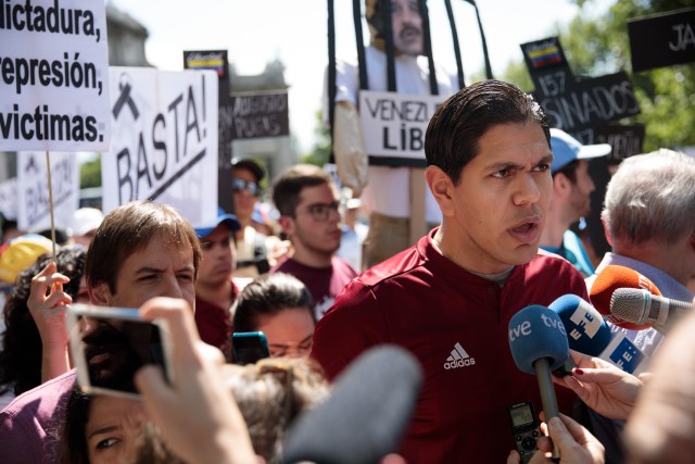 El diputado Toledo aprovecho el momento para agradecer, en nombre del pueblo venezolano, a todos los mandatarios y líderes mundiales que se pronunciaron para ratificar su desconocimiento a los resultados del fraude de este domingo (Foto: Nota de prensa)