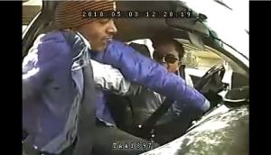 Conmoción en Ecuador por video de taxista apuñalado por un cliente