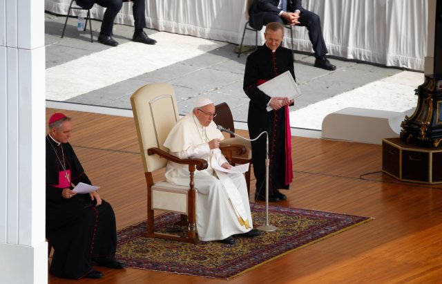 El Papa Francisco encabeza la audiencia general del miércoles en la plaza de San Pedro en el Vaticano, el 6 de junio de 2018. REUTERS / Stefano Rellandini