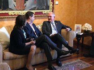 El alcalde de Quito recibe a Antonio Ledezma y expresa su admiración