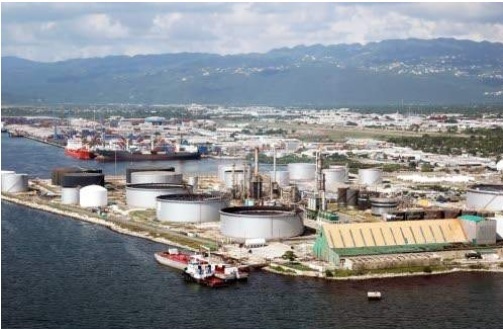 Jamaica toma control total de refinería al quedarse con acciones propiedad de Pdvsa