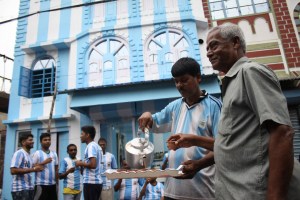 Antes del mundial, un admirador de Messi pinta su casa de albiceleste en la India (Fotos)