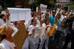 Al menos 25 centros de salud del Distrito Capital acataron el paro indefinido de enfermeras