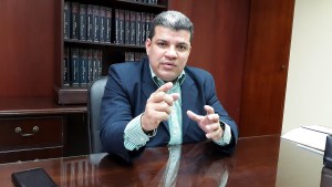 Luis Parra: Es un grave error refrescar el gabinete con más burocracia