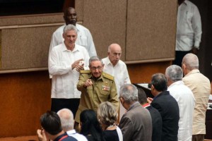 Todo sigue igual:  Díaz-Canel ratifica a la mayoría de los ministros de Raúl Castro