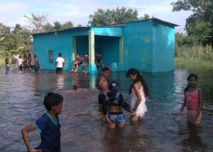 Fuertes lluvias provocan inundación de 253 viviendas en Monagas #23Jul