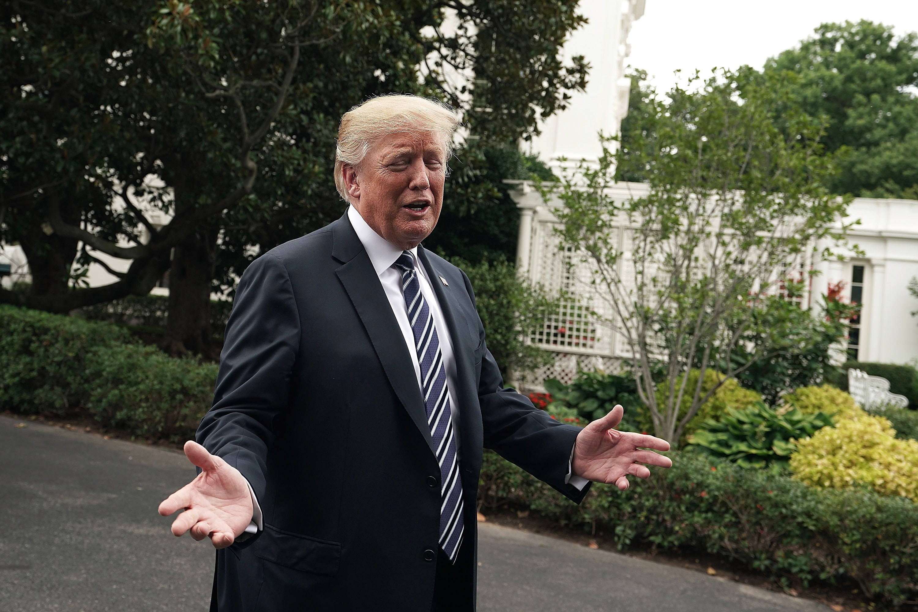 Trump insinúa que tratan peor a su exjefe de campaña que al gánster Al Capone