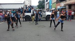 Fundación Danzas Dominio se adueñó de las calles en Los Teques