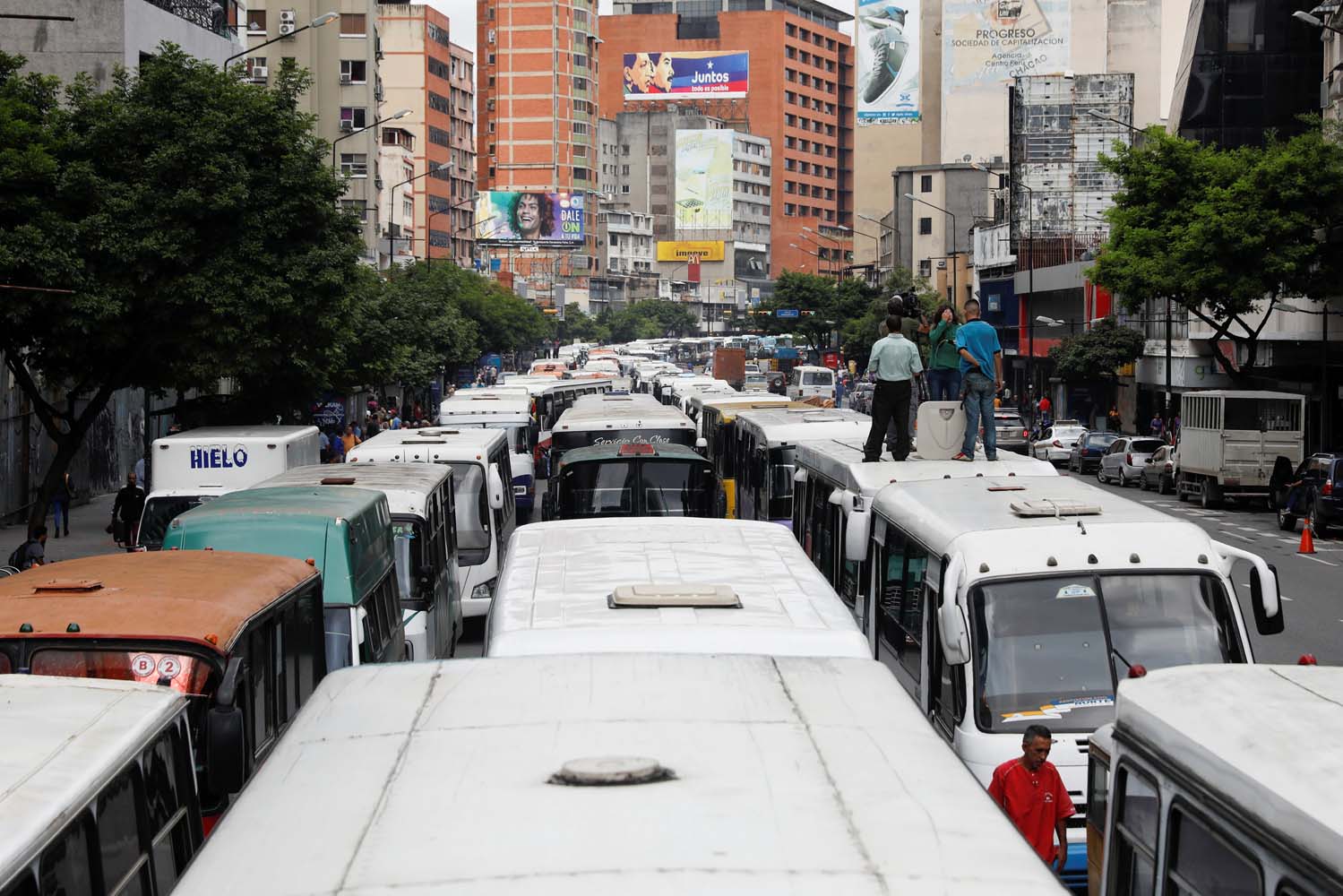 Transportistas de Caracas solicitan aumento del 100% del pasaje