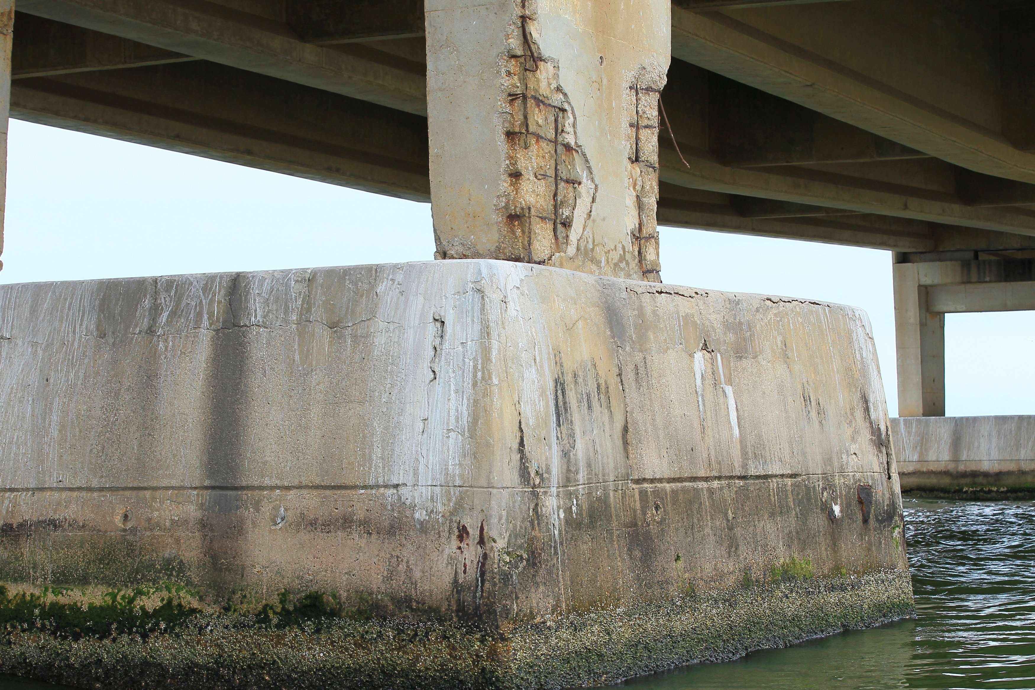 El puente de Morandi sobre el Lago de Maracaibo no ha sido inspeccionado en décadas (FOTOS)