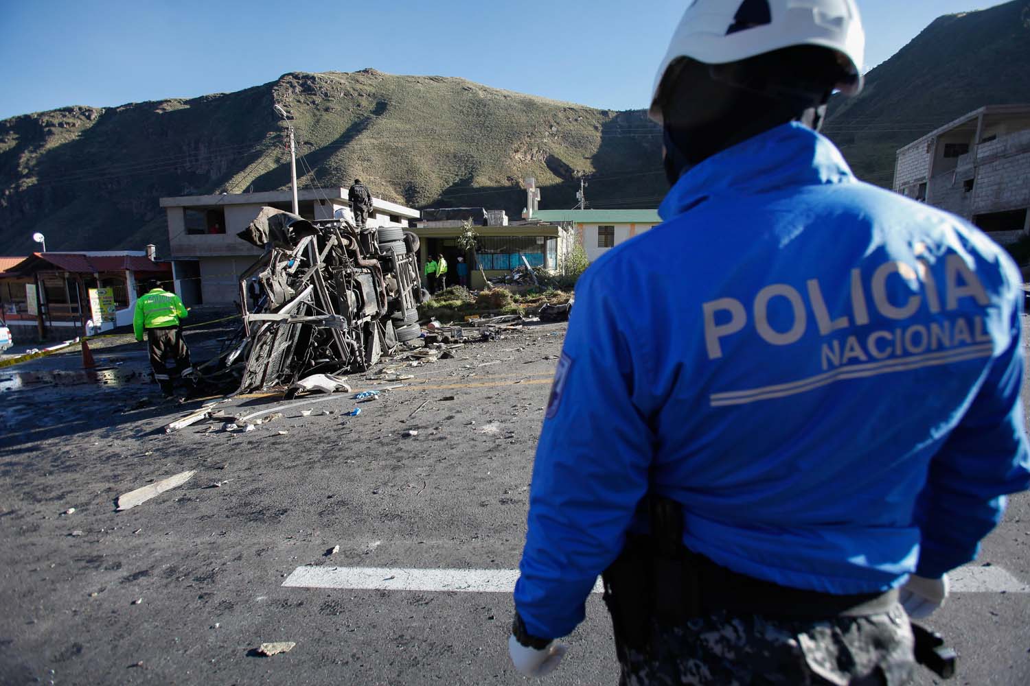 Accidente vial en Ecuador dejó 19 colombianos muertos, según cancillería