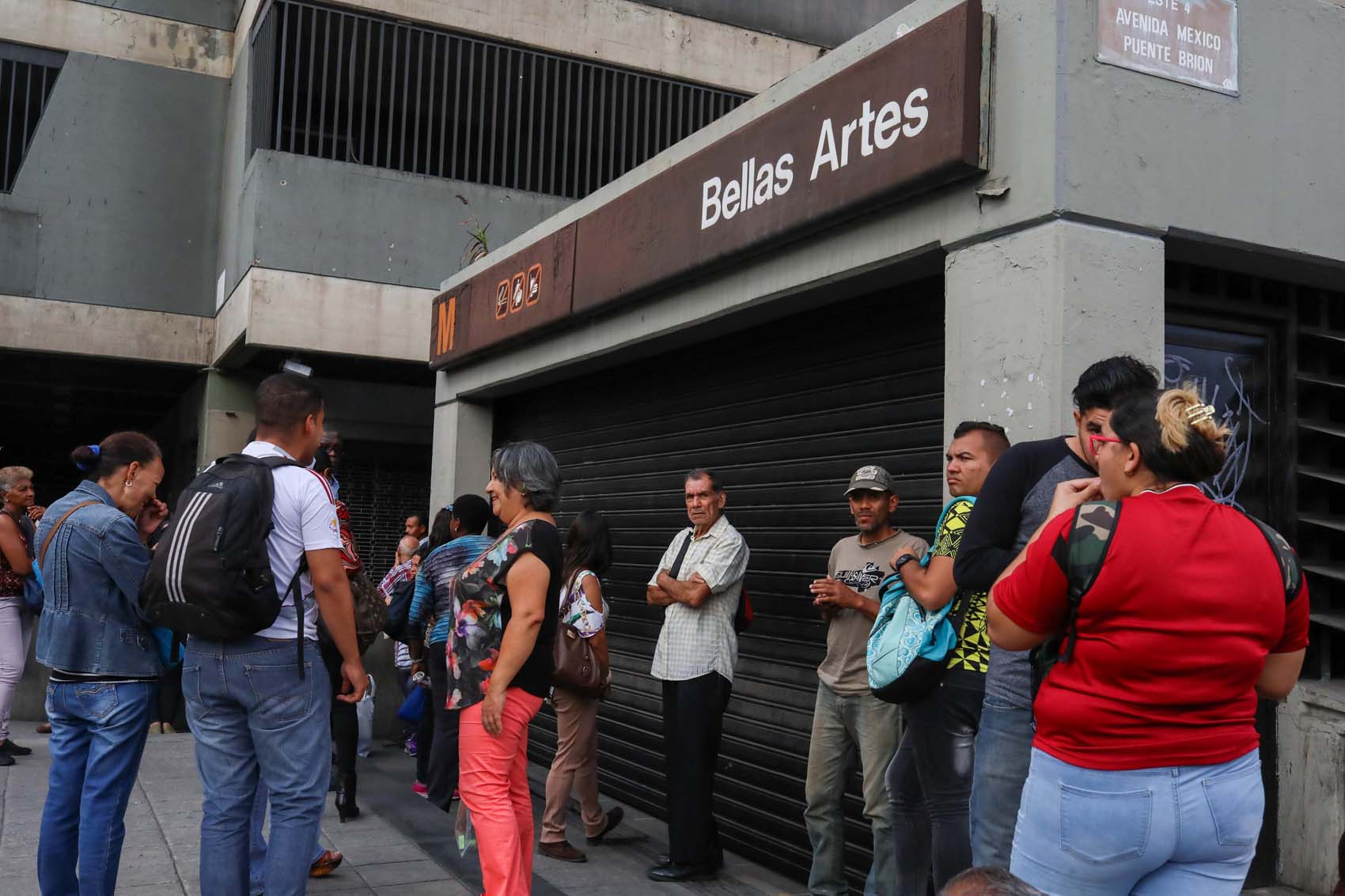Metro de Caracas presenta fuerte retraso debido a problemas eléctricos #5Ago