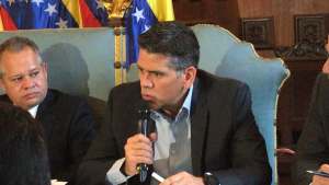 No hay medidas económicas sino un desastre económico contra los venezolanos, asegura diputado Guzmán