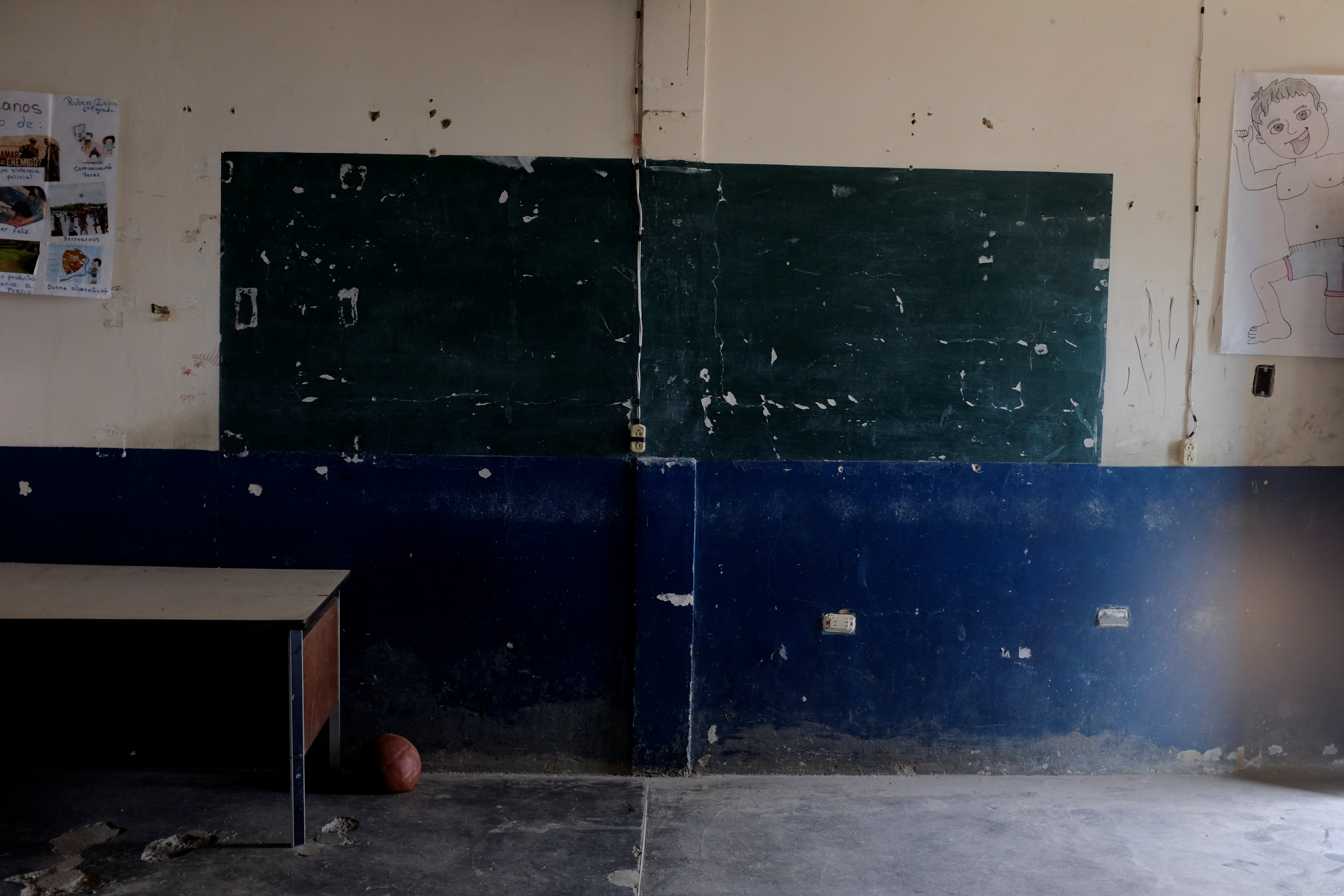 La crisis vacía las aulas de alumnos y profesores en Venezuela