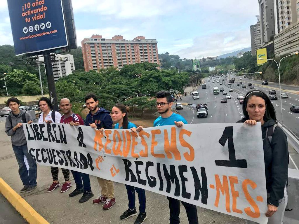 Con pancartas y consignas, estudiantes exigen la liberación de Juan Requesens #7Sep (fotos)
