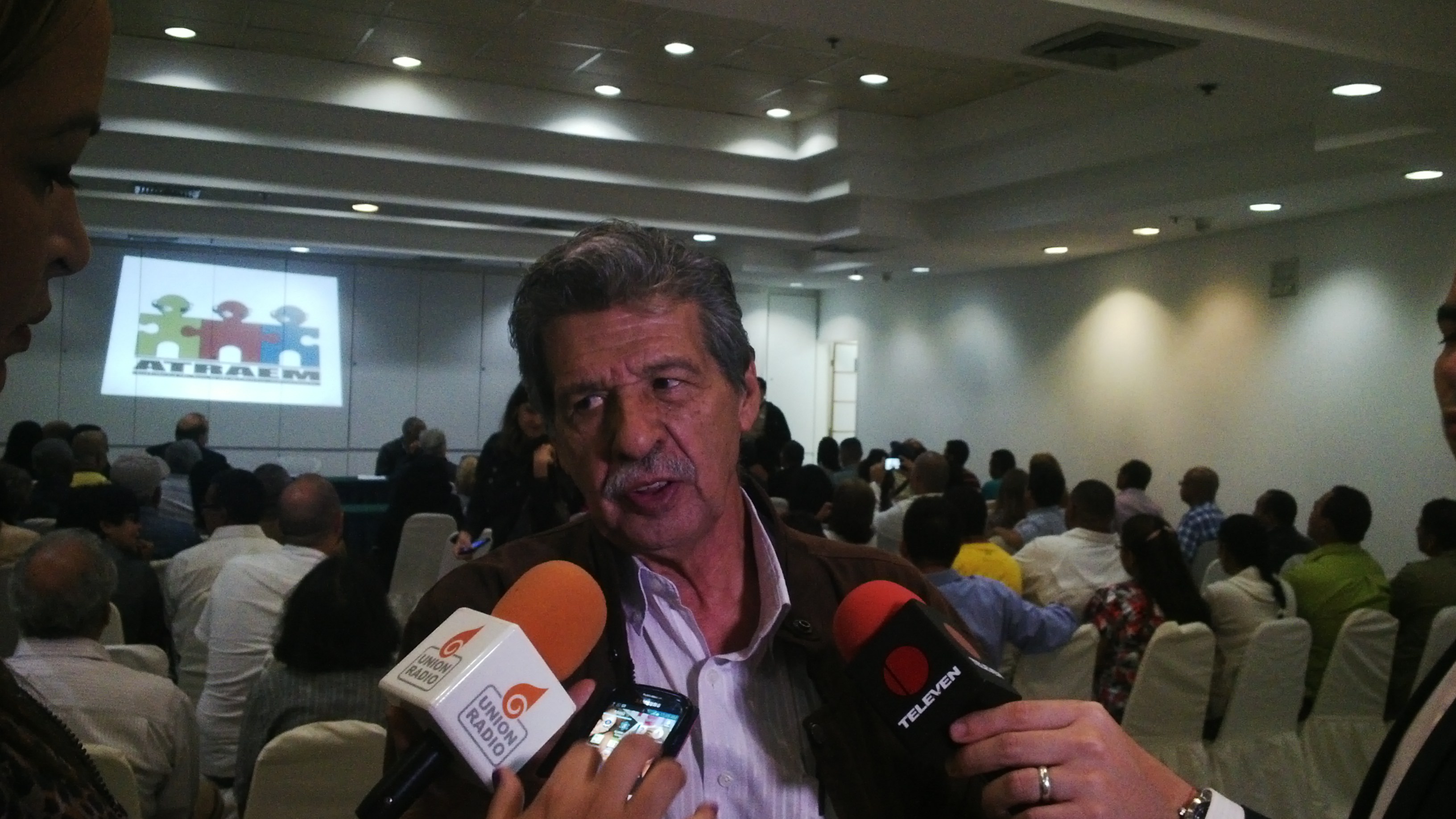 Padilla: Gobierno de Maduro busca controlar y pulverizar tanto al gran empresario como a recogelatas
