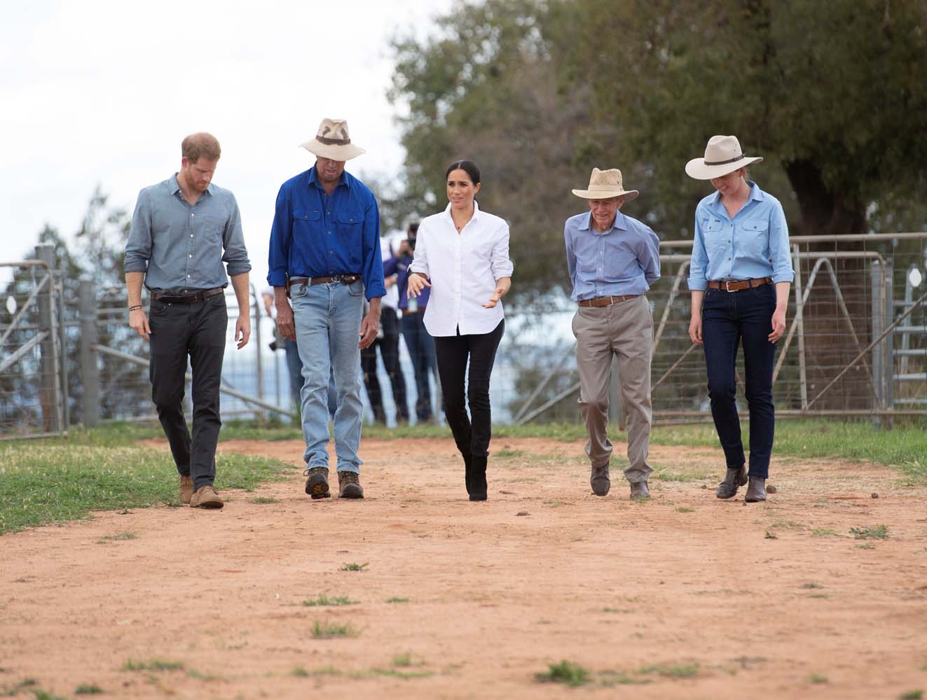 Harry y Meghan visitan a los agricultores víctimas de la sequía en Australia (Fotos)