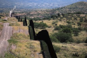 Joven migrante murió tras caer del muro fronterizo en Texas