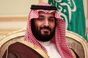 Príncipe saudita ve “pronto” un acuerdo con Kuwait para reiniciar producción en campos petroleros conjuntos