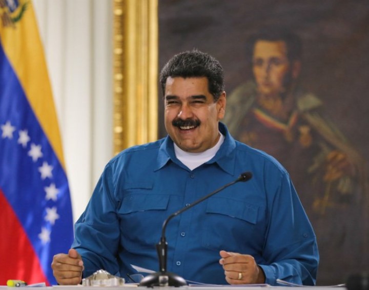 “Si usted piensa en futuro, piense en ahorrar en oro”, la propaganda de Maduro para fin de año (Video)