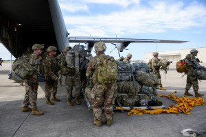 El Pentágono mantiene a 5.500 militares en la frontera con México