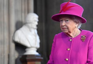 El detalle que casi pasa desapercibido en el comunicado de la reina Isabel II
