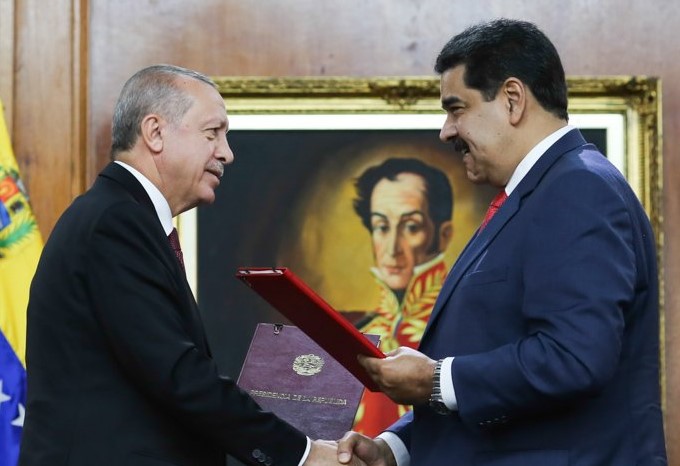 ¿A cambio de oro? Un gentil Erdogan promete apoyo al Gobierno de Maduro ante sanciones a funcionarios