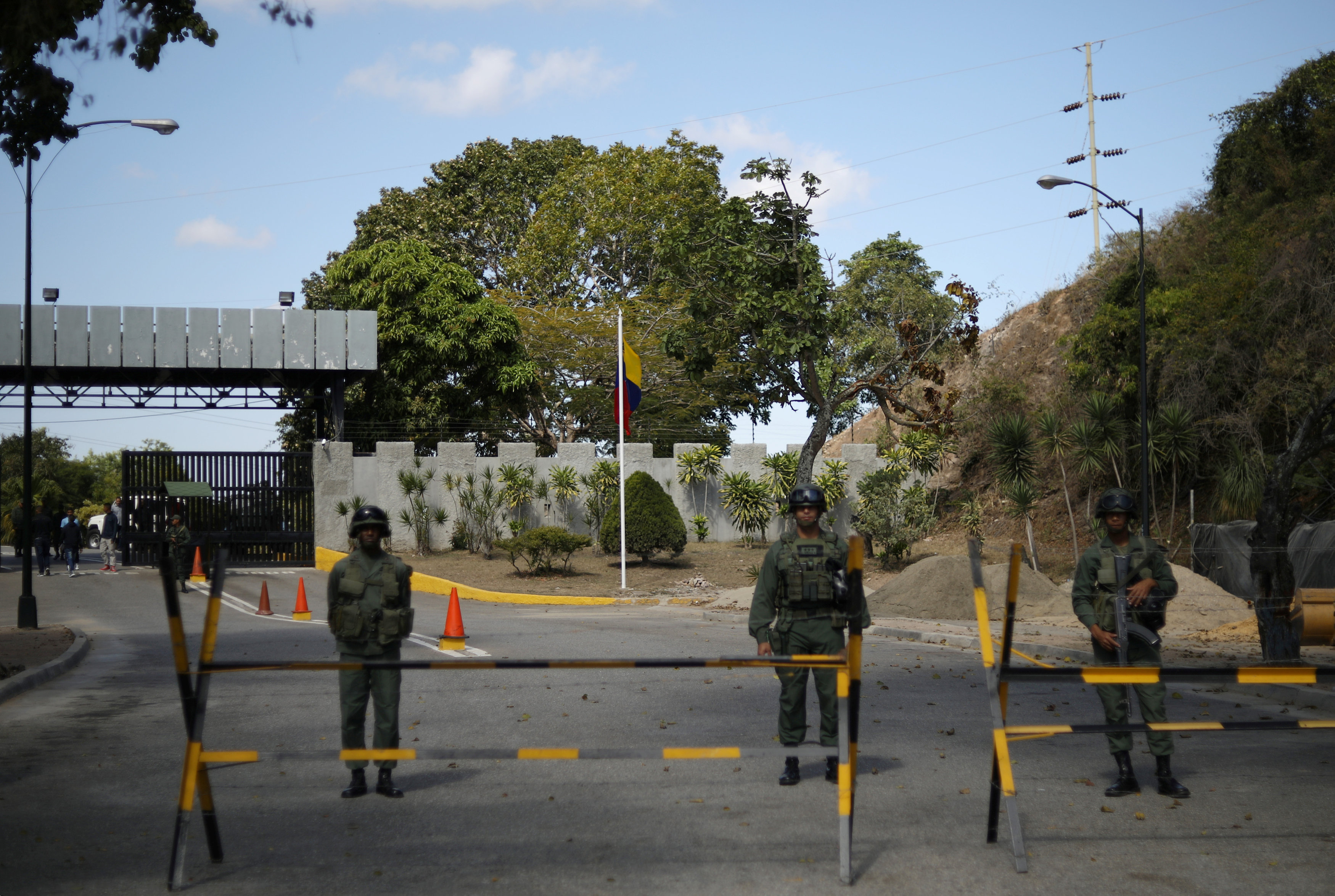 ABC: Militares no despliegan la artillería pesada en Venezuela como lo ordenó Maduro