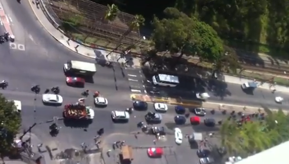 Caravanas en apoyo a Maduro transitan por las calles de Caracas #7Ene (videos)