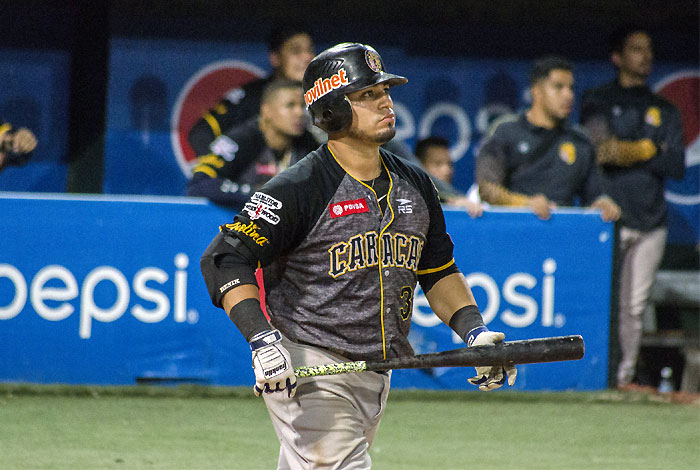 Leones del Caracas envió a Ramón Cabrera a los Tigres por el lesionado pitcher, Wilkel Hernández