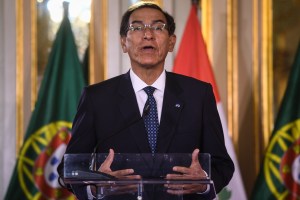 La aprobación del presidente de Perú sube tras enfrentamiento con el Congreso