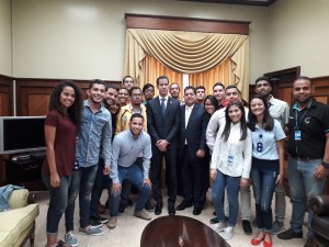 Equipo de Guaidó se reunió con representantes y estudiantes de la UCLA