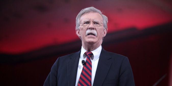 Alnavío: El Twitter de John Bolton sólo dispara contra Maduro