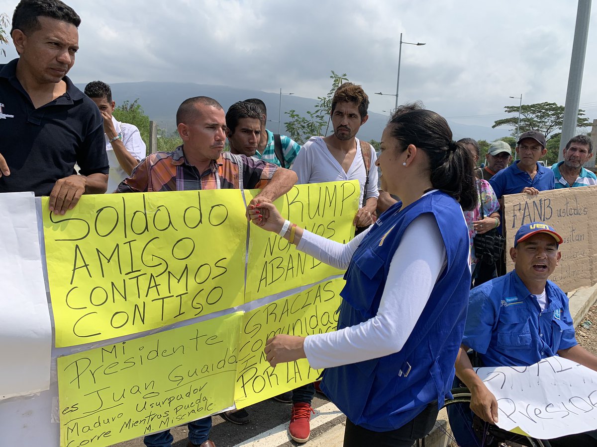 Gaby Arrellano celebra que la ayuda humanitaria esta a escasos metros de Venezuela (Videos)