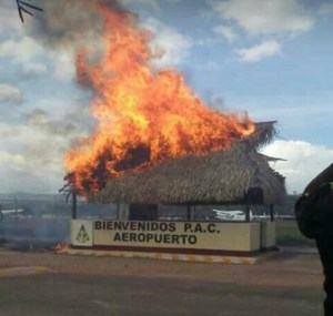 Incendian módulo del aeropuerto de Santa Elena de Uairén (Fotos)