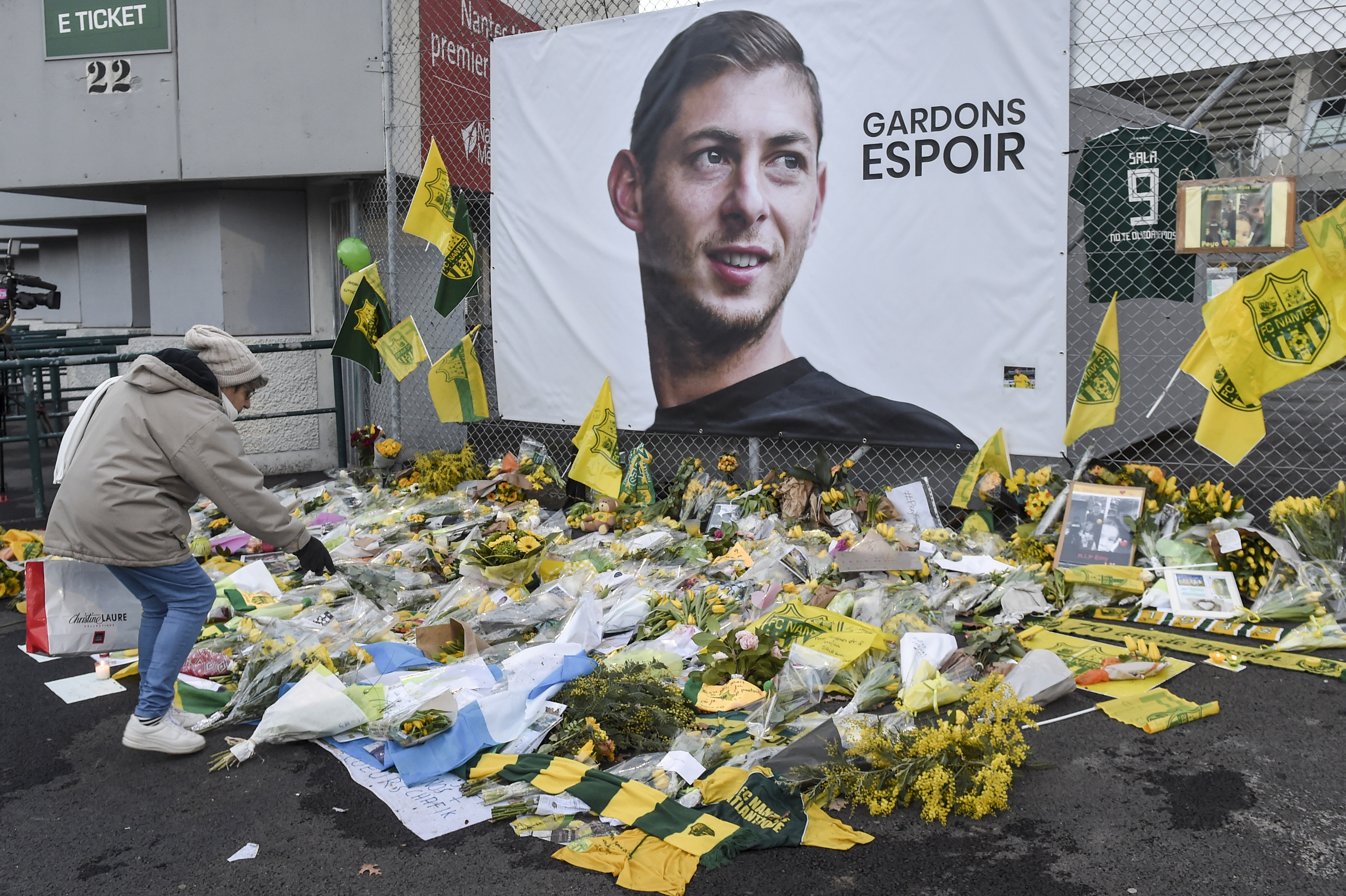 Hallan un cuerpo en los restos de la avioneta en que desapareció Emiliano Sala (Foto)