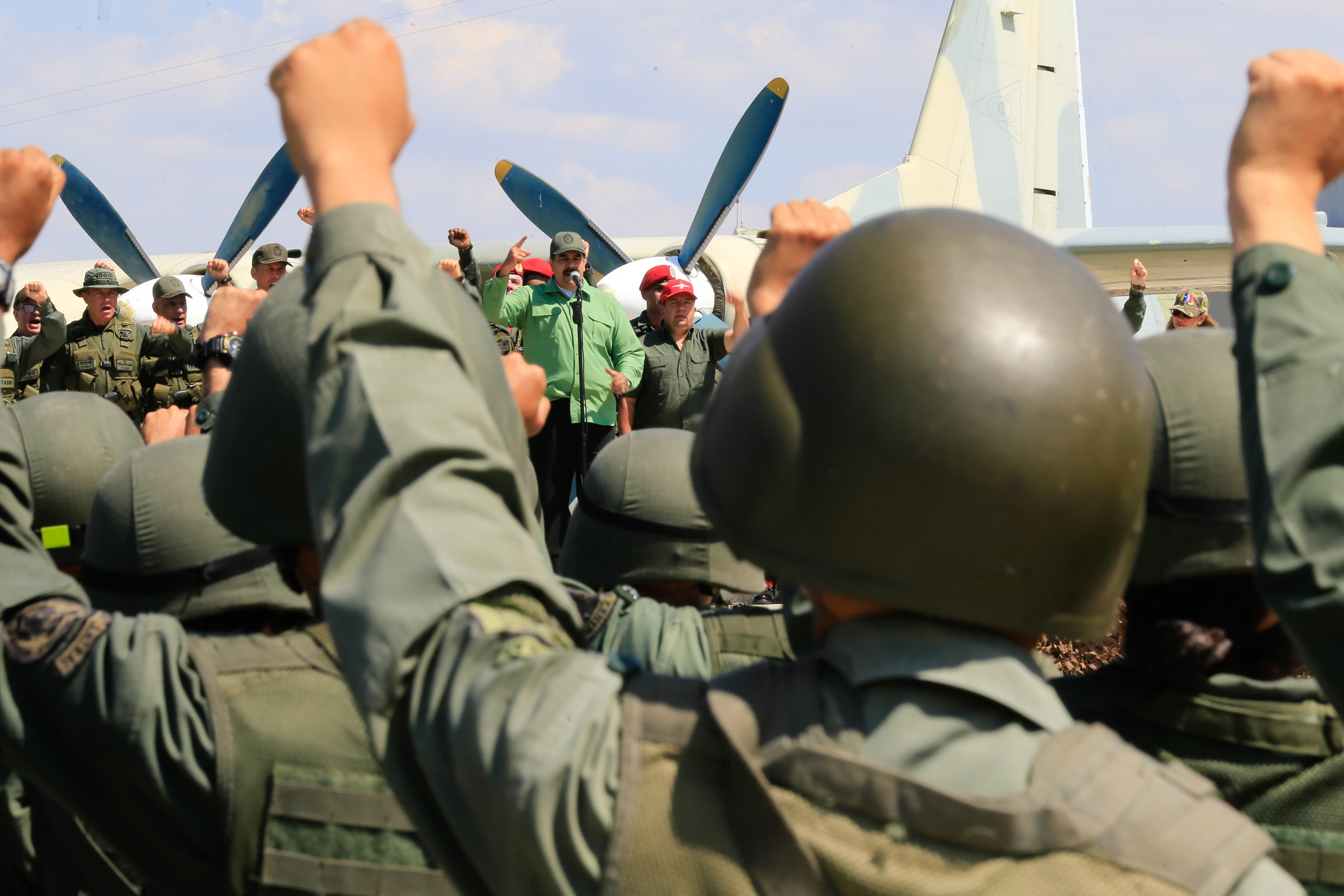 Análisis: La columna militar que sostiene a Maduro