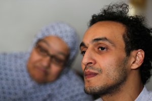Liberan en Egipto al fotoperiodista Shawkan, detenido desde 2013