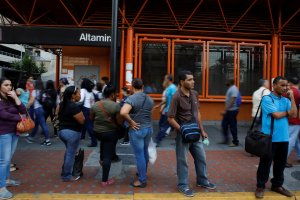 Habla la calle: ¿Es suficiente el aumento del pasaje del Metro de Caracas para su recuperación? (Video)