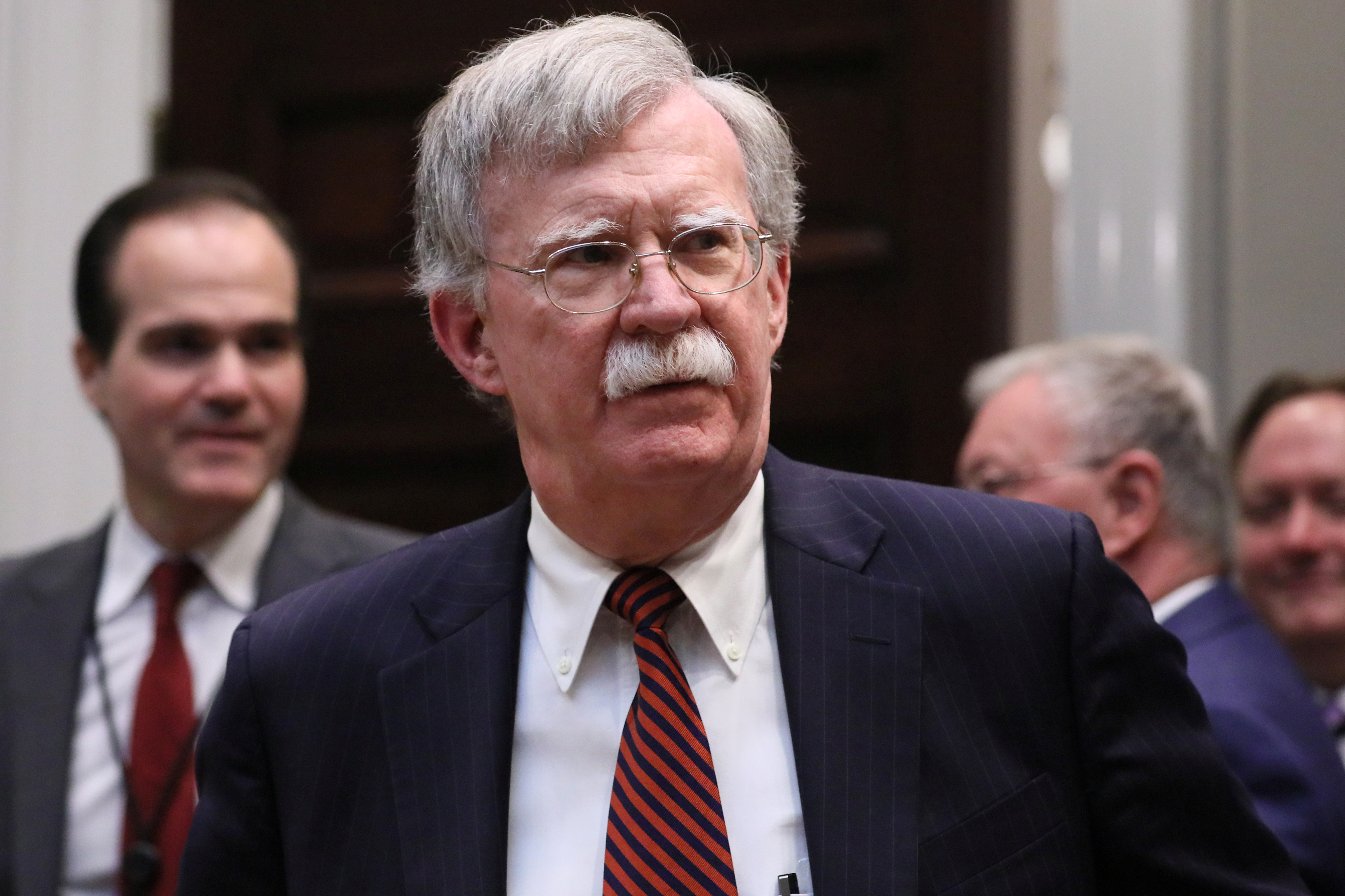 Bolton: EEUU estudia sanciones secundarias a países que comercien con Maduro