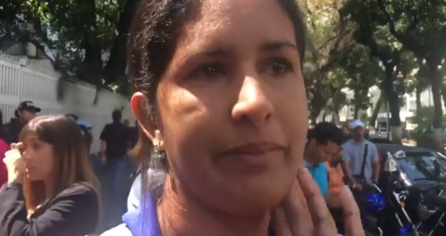 El duro testimonio de una madre que podría perder a su hijo por falta de medicinas (Video)
