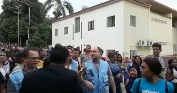 “Queremos medicinas”, le gritaron a la Comisión de la ONU en el Hospital de Carabobo (VIDEO)