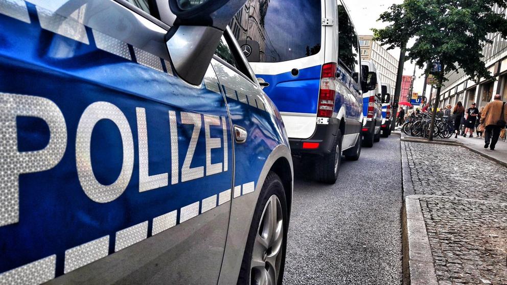 En Alemania, suspendieron 29 policías por participar en chats de grupos con contenido nazi