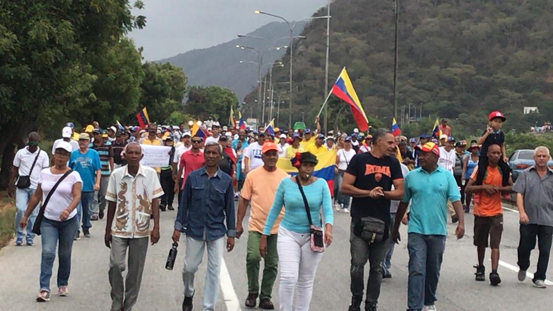 En Puerto Cabello las calles se reventaron de manifestantes exigiendo restitución de servicios públicos #30Mar